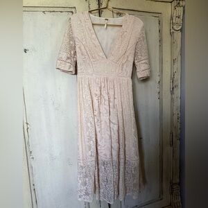 Free People Women's Lace V-Neck Midi Dress in Beige Size 0